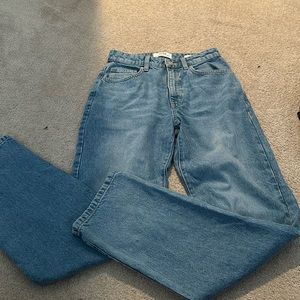 High waisted, straight leg jeans